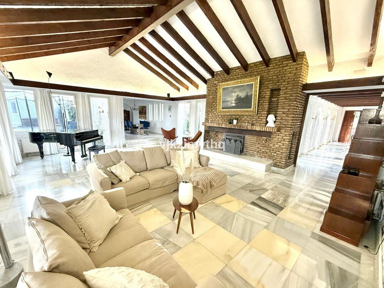 Villa for Sale in Benalmadena Pueblo, Malaga 15