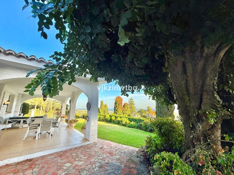 Villa for Sale in Benalmadena Pueblo, Malaga 28