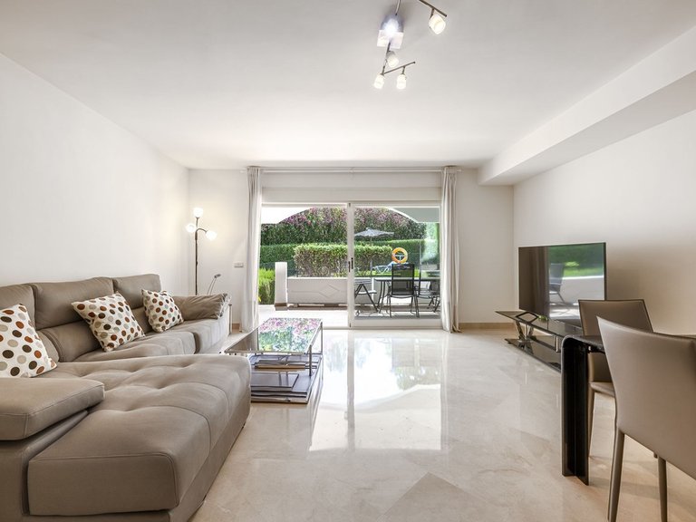 Villa for Sale in Nueva Andalucía, Malaga 10