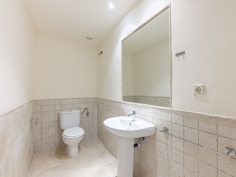 Villa for Sale in Nueva Andalucía, Malaga 11
