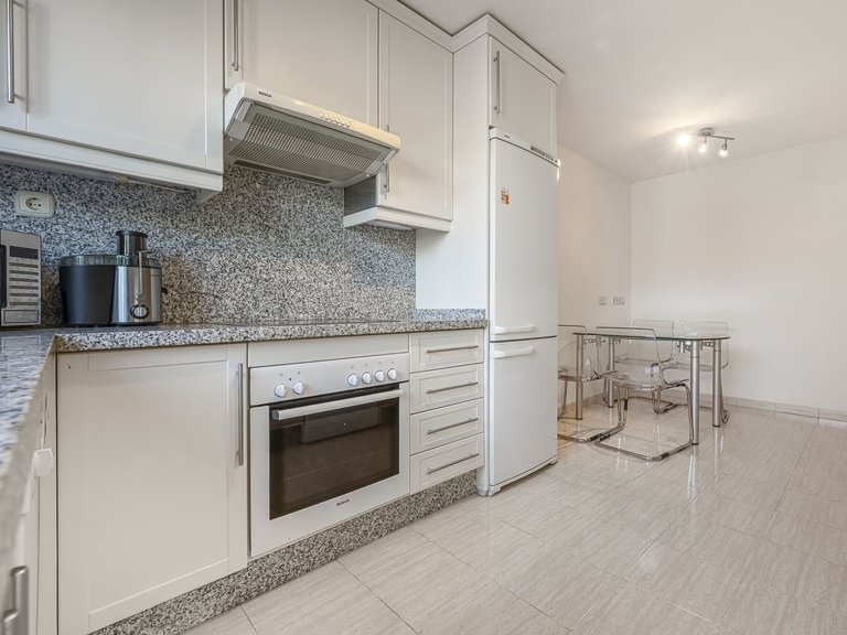 Villa for Sale in Nueva Andalucía, Malaga 12