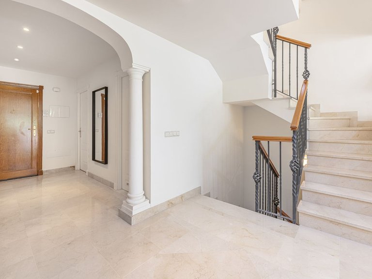Villa for Sale in Nueva Andalucía, Malaga 15