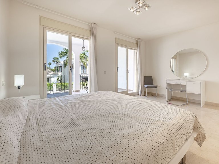 Villa for Sale in Nueva Andalucía, Malaga 16