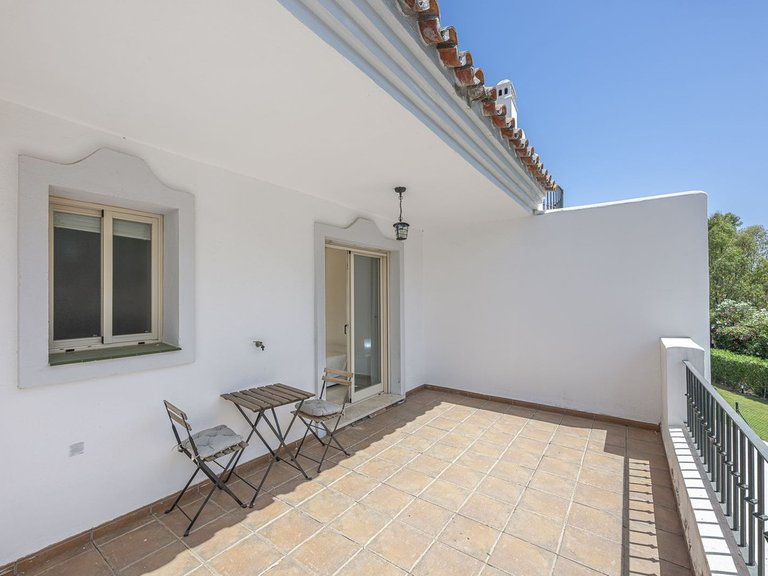 Villa for Sale in Nueva Andalucía, Malaga 25