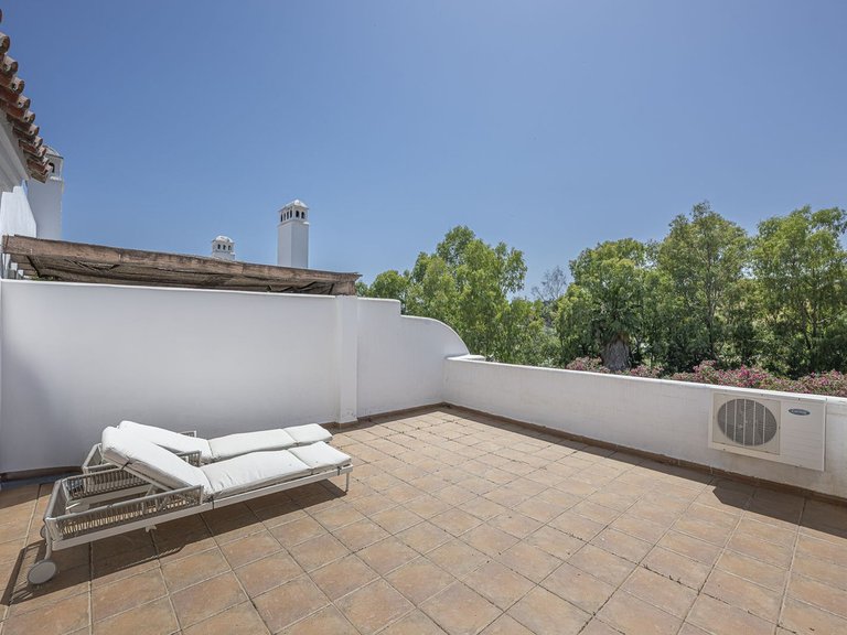 Villa for Sale in Nueva Andalucía, Malaga 33