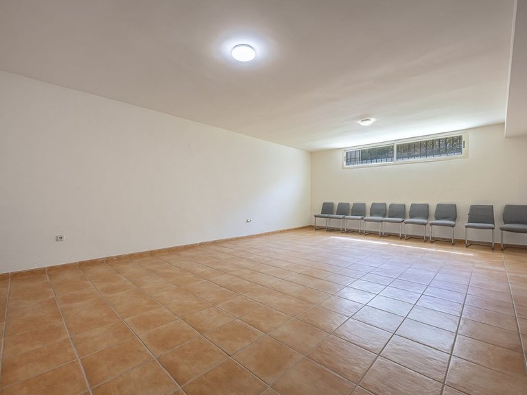 Villa for Sale in Nueva Andalucía, Malaga 36
