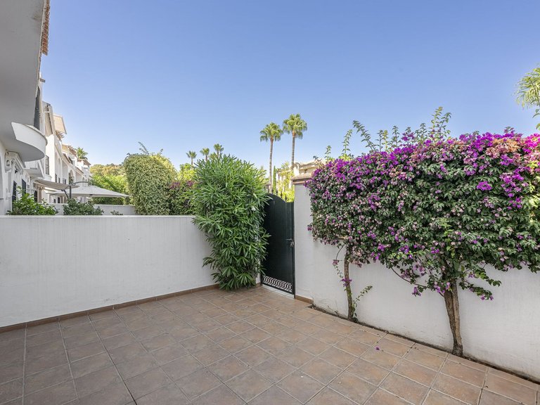 Villa for Sale in Nueva Andalucía, Malaga 5