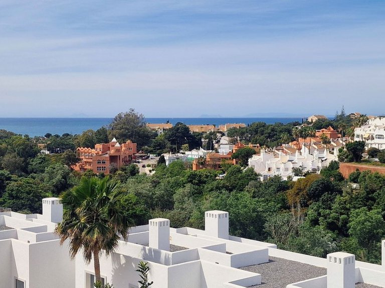 Villa for Sale in Cabopino, Malaga 1