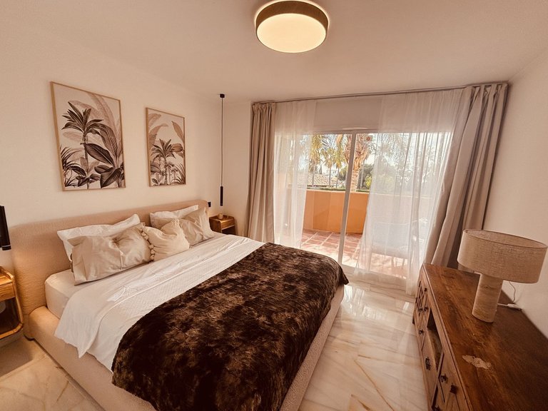 Apartment for Sale in Calahonda, Malaga 12