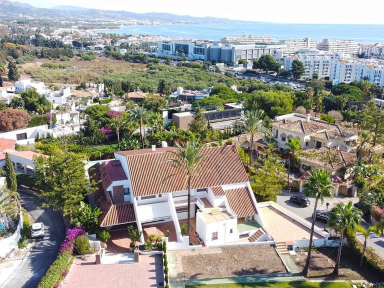 Villa for Sale in Nueva Andalucía, Malaga 10