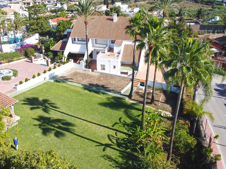 Villa for Sale in Nueva Andalucía, Malaga 11