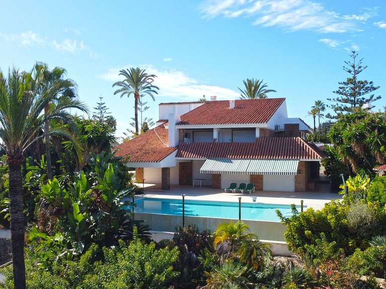 Villa for Sale in Nueva Andalucía, Malaga 18