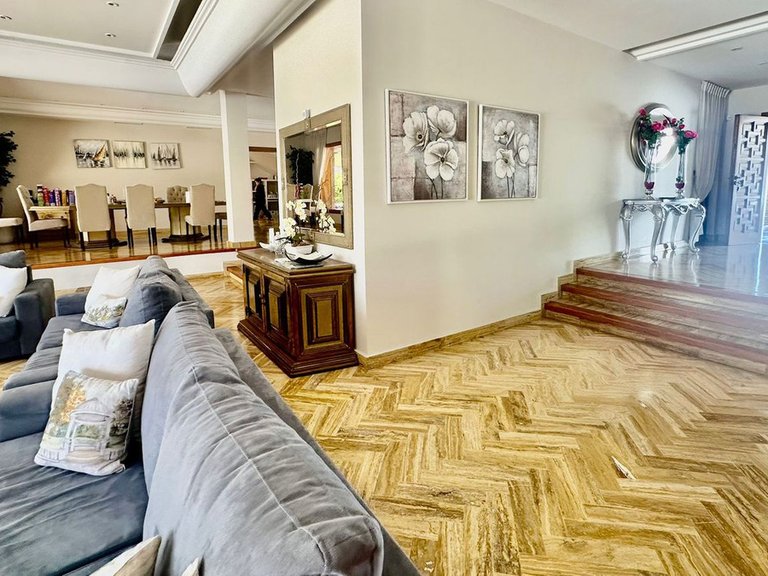 Villa for Sale in Nueva Andalucía, Malaga 3