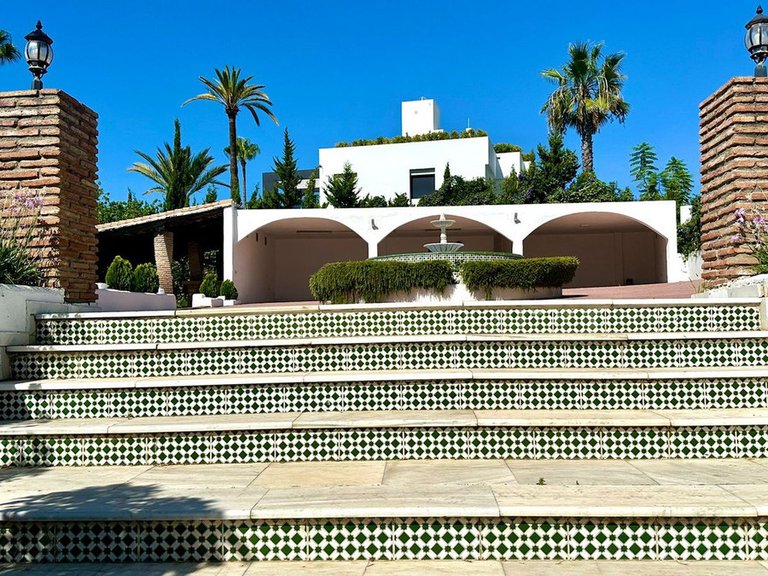 Villa for Sale in Nueva Andalucía, Malaga 34