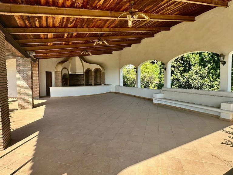 Villa for Sale in Nueva Andalucía, Malaga 38