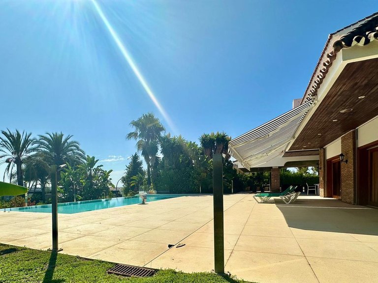 Villa for Sale in Nueva Andalucía, Malaga 40