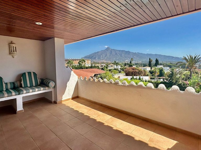 Villa for Sale in Nueva Andalucía, Malaga 46