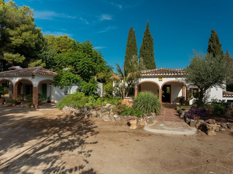 Villa for Sale in Alhaurín El Grande, Malaga 26