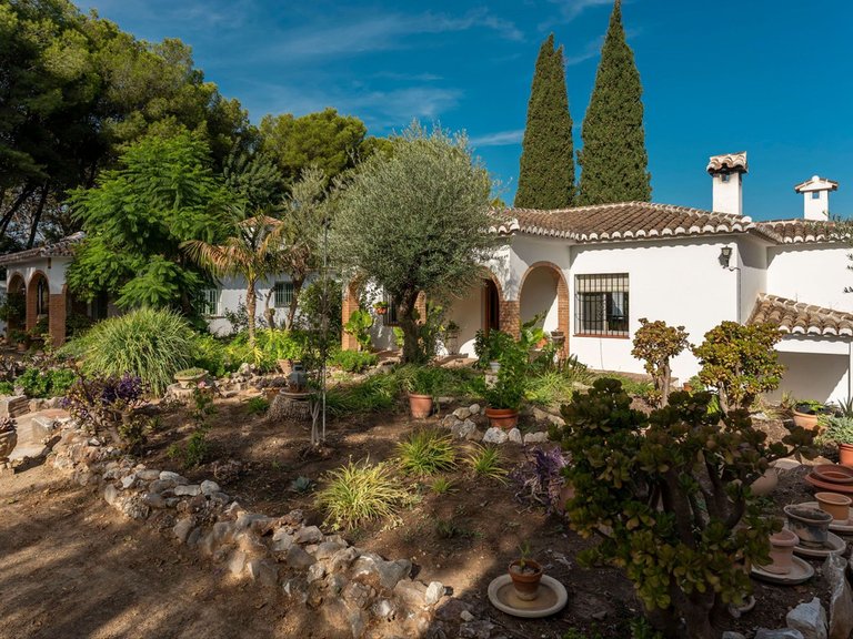 Villa for Sale in Alhaurín El Grande, Malaga 27