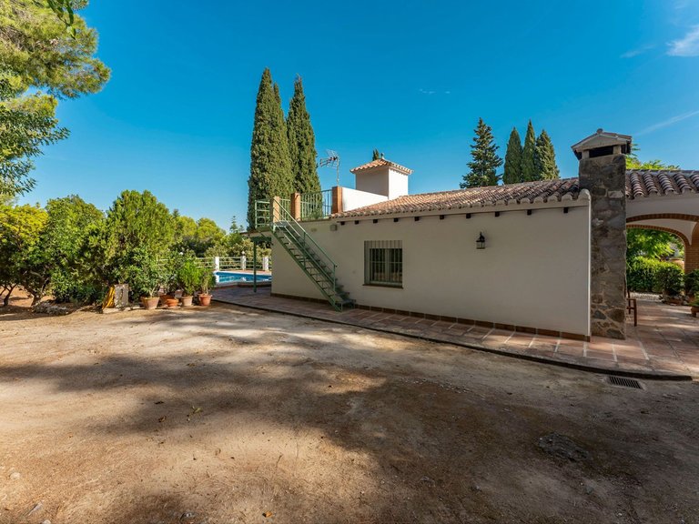 Villa for Sale in Alhaurín El Grande, Malaga 29