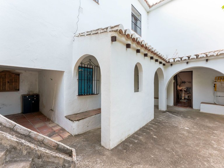 Villa for Sale in Alhaurín El Grande, Malaga 32