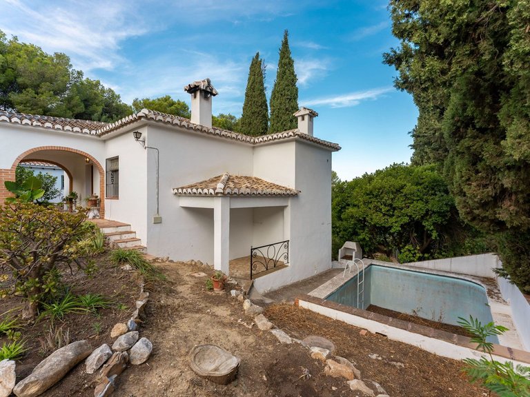 Villa for Sale in Alhaurín El Grande, Malaga 35