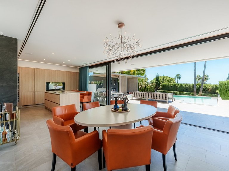 Villa for Sale in Nueva Andalucía, Malaga 16