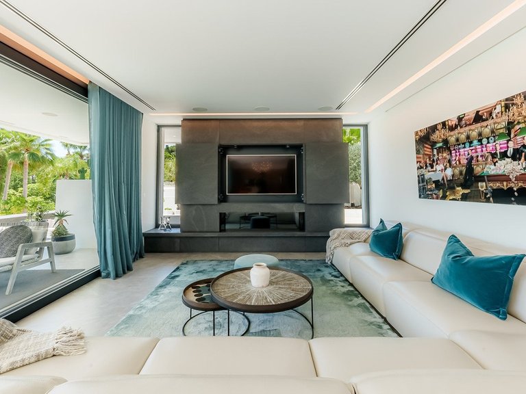 Villa for Sale in Nueva Andalucía, Malaga 20