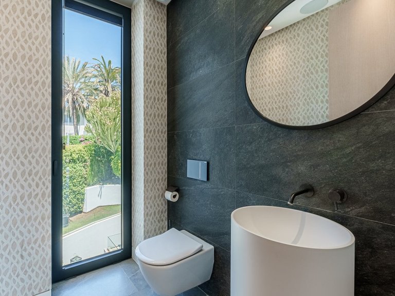 Villa for Sale in Nueva Andalucía, Malaga 27