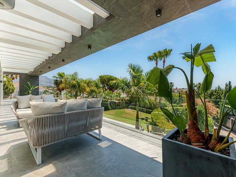 Villa for Sale in Nueva Andalucía, Malaga 29
