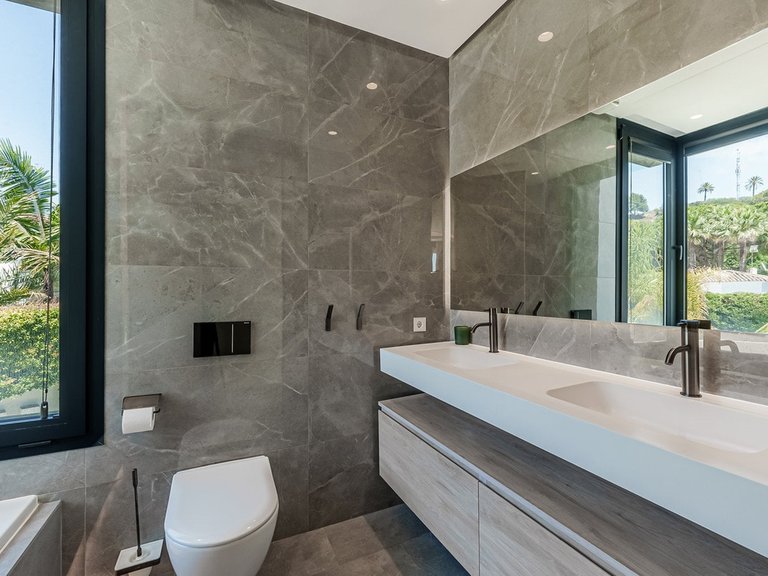 Villa for Sale in Nueva Andalucía, Malaga 30