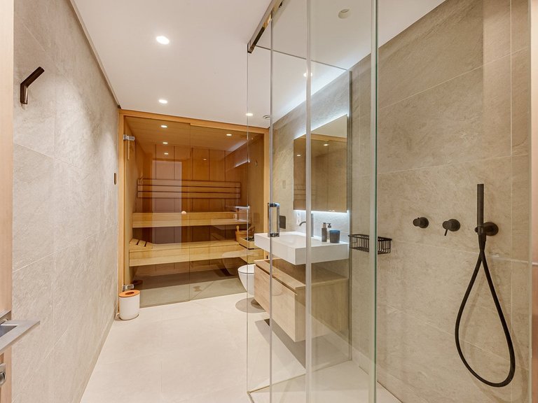 Villa for Sale in Nueva Andalucía, Malaga 32