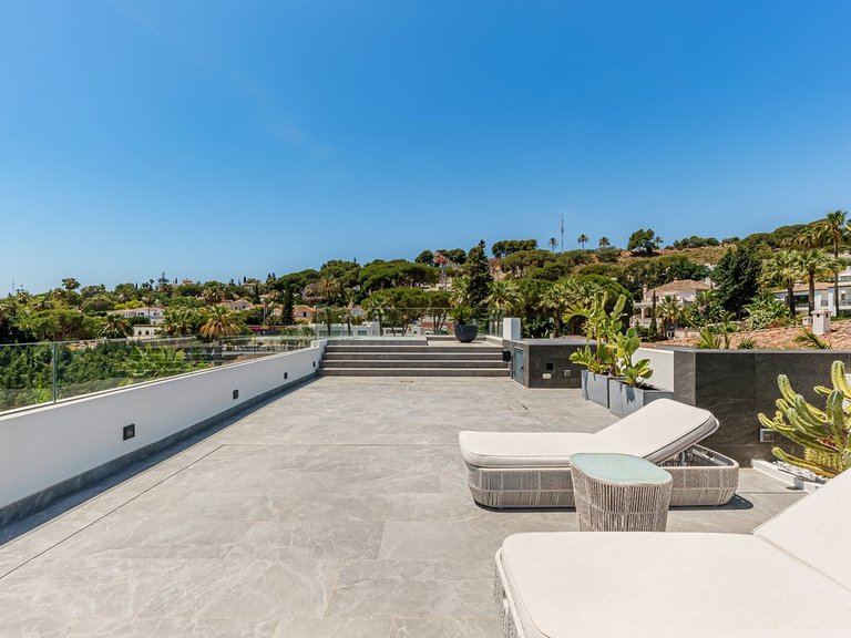 Villa for Sale in Nueva Andalucía, Malaga 43
