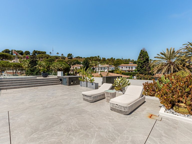 Villa for Sale in Nueva Andalucía, Malaga 44