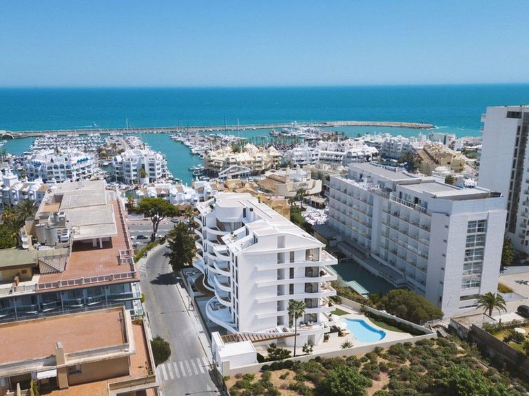Penthouse for Sale in Benalmadena Costa, Malaga 1