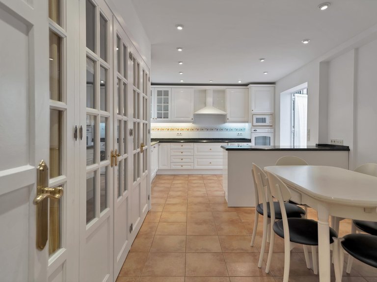Apartment for Sale in Marbella, Malaga 13