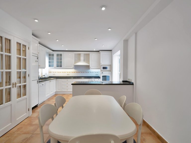Apartment for Sale in Marbella, Malaga 14