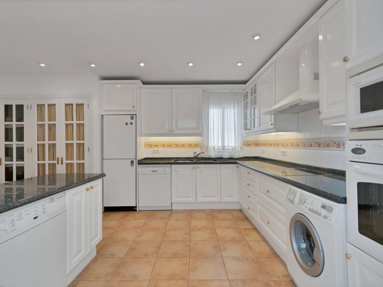 Apartment for Sale in Marbella, Malaga 17