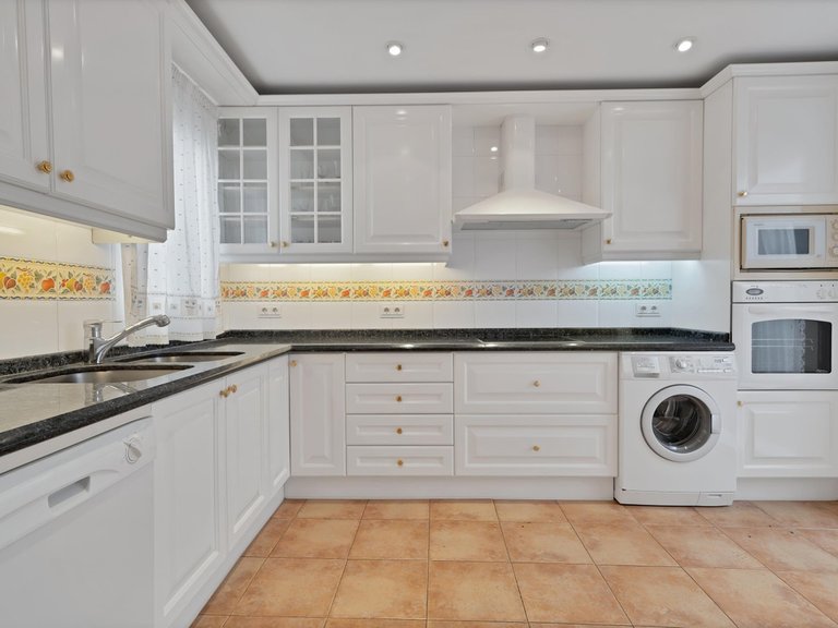 Apartment for Sale in Marbella, Malaga 18