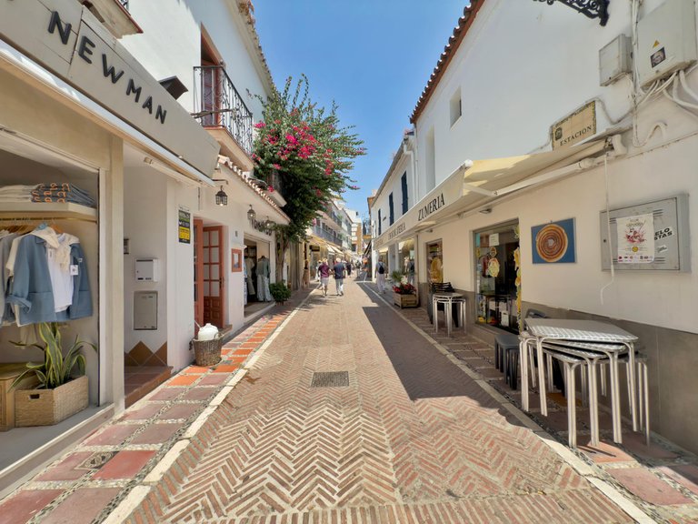 Apartment for Sale in Marbella, Malaga 45