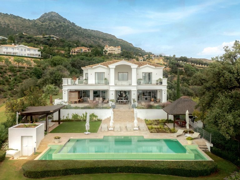 Villa for Sale in Benahavís, Malaga 2