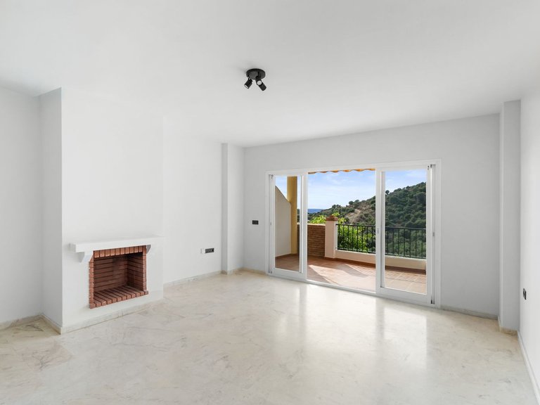 Apartment for Sale in Calahonda, Malaga 6