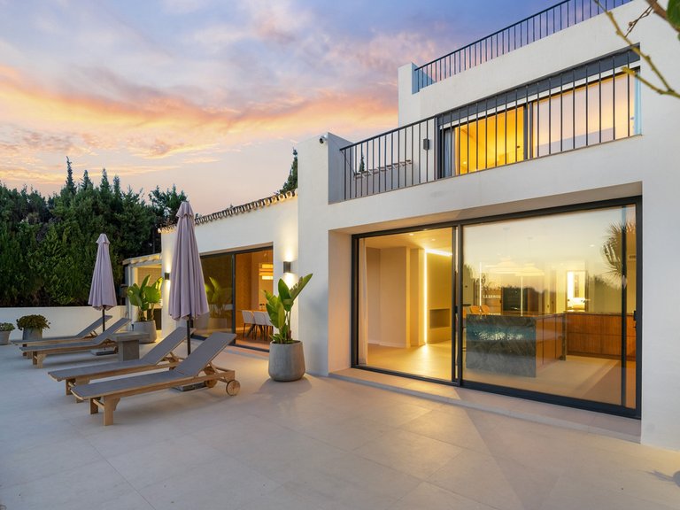 Villa for Sale in Nueva Andalucía, Malaga 2