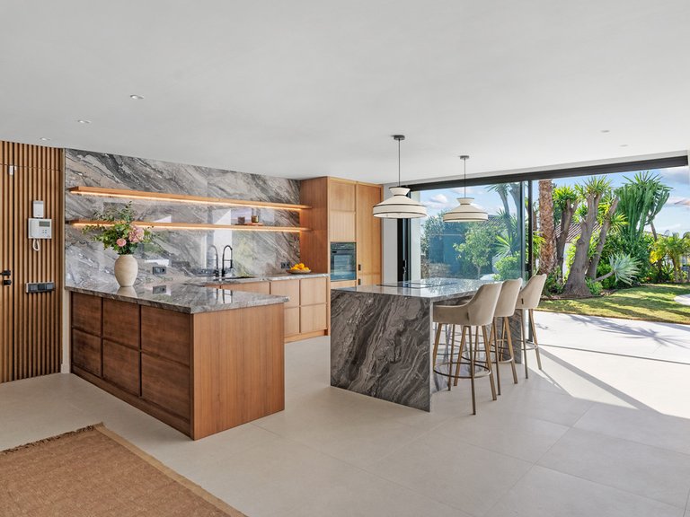 Villa for Sale in Nueva Andalucía, Malaga 3