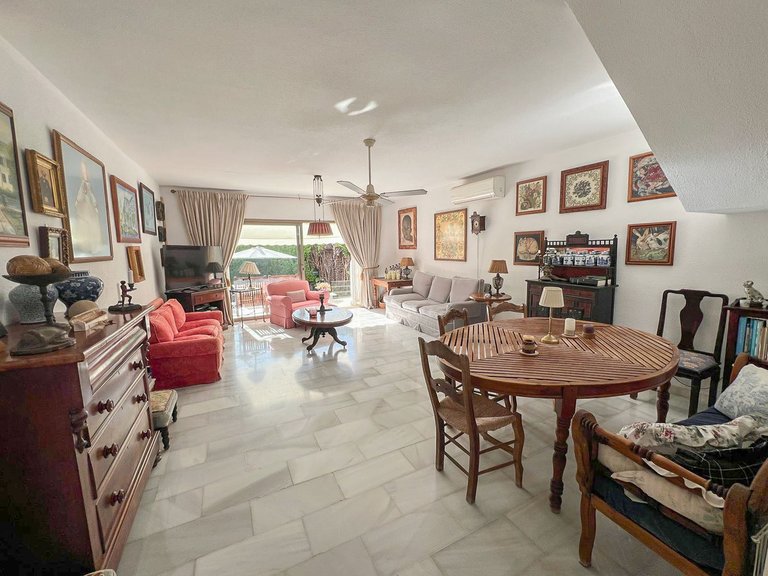 Villa for Sale in Nagüeles, Malaga 1
