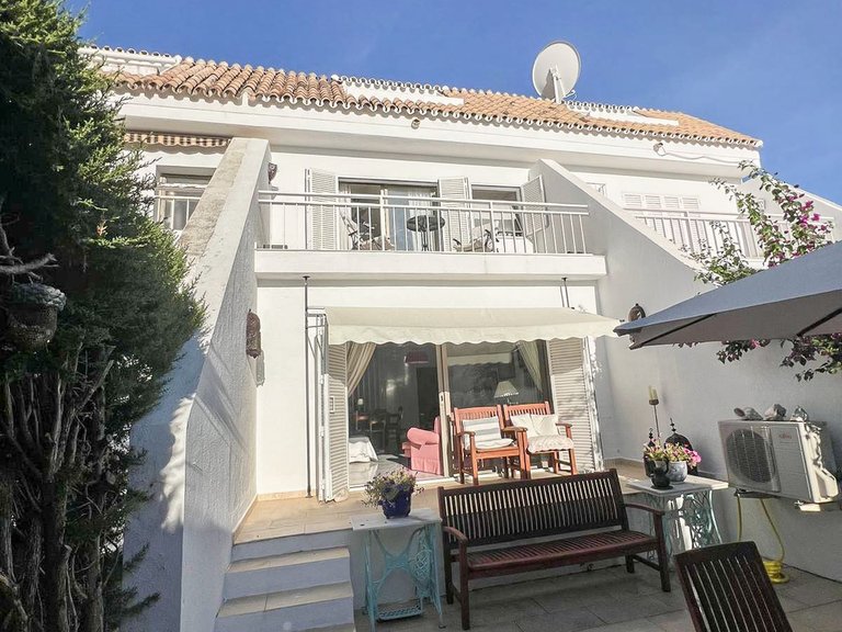 Villa for Sale in Nagüeles, Malaga 16
