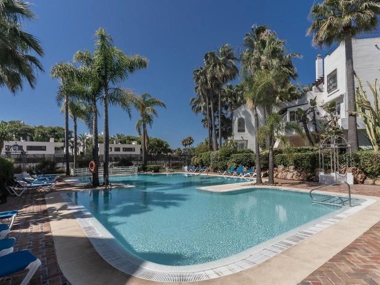 Apartment for Sale in Puerto Banús, Malaga 1