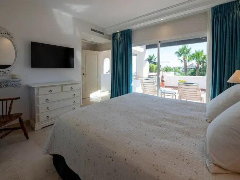 Apartment for Sale in Puerto Banús, Malaga 10