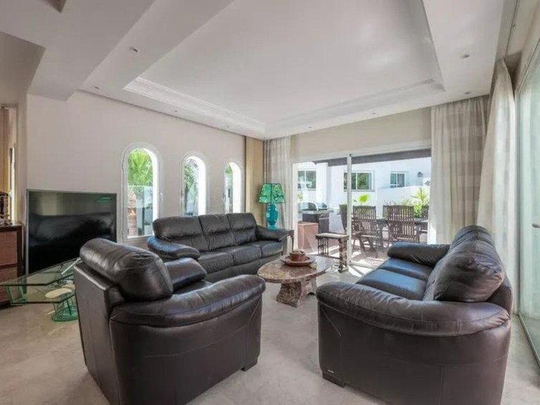 Apartment for Sale in Puerto Banús, Malaga 2