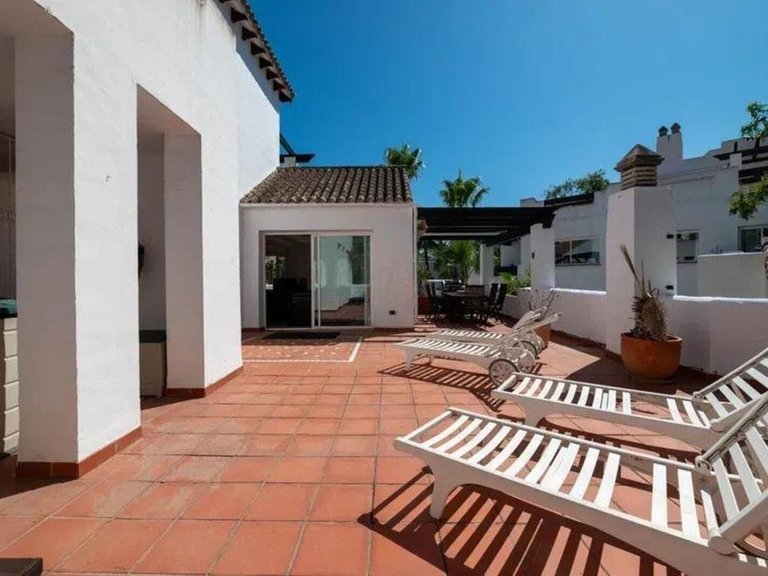 Apartment for Sale in Puerto Banús, Malaga 4